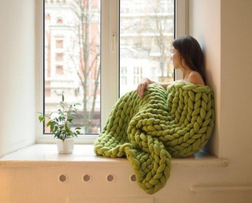 151123_EYE_OhhioChunkyKnitBlankets2.jpg.CROP.original-original